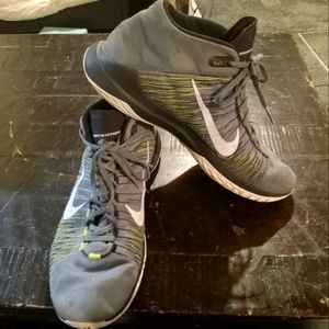 2016 Nike zoom ascention size 14 hightop sneaker